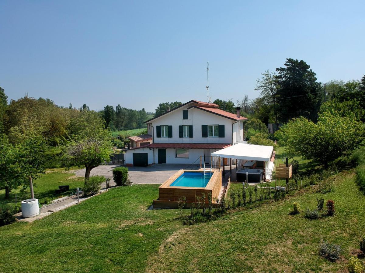 Casa Vacanze Raggio Di Sole Montegridolfo Luaran gambar