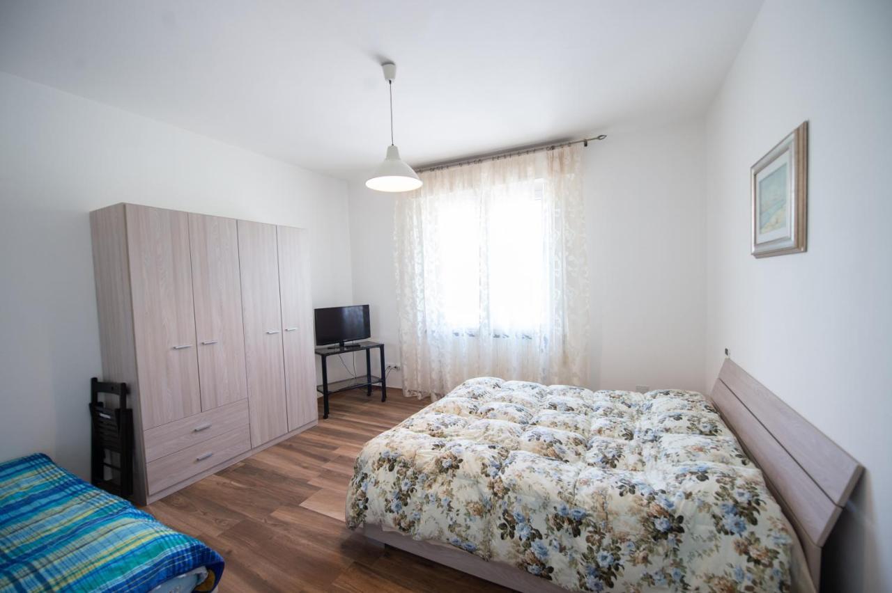 Casa Vacanze Raggio Di Sole Montegridolfo Luaran gambar